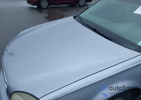 2004 Cadillac Deville Standard z USA, uszkodzony, nr VIN 1G6KD54Y64U224613